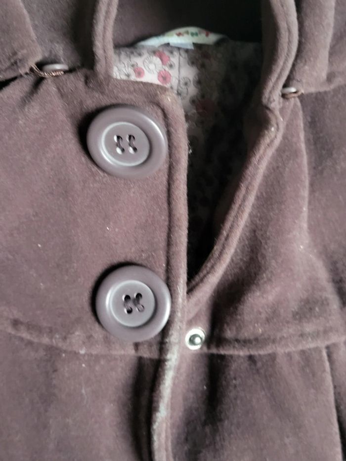 Magnifique manteau avec capuche détachable. - photo numéro 2