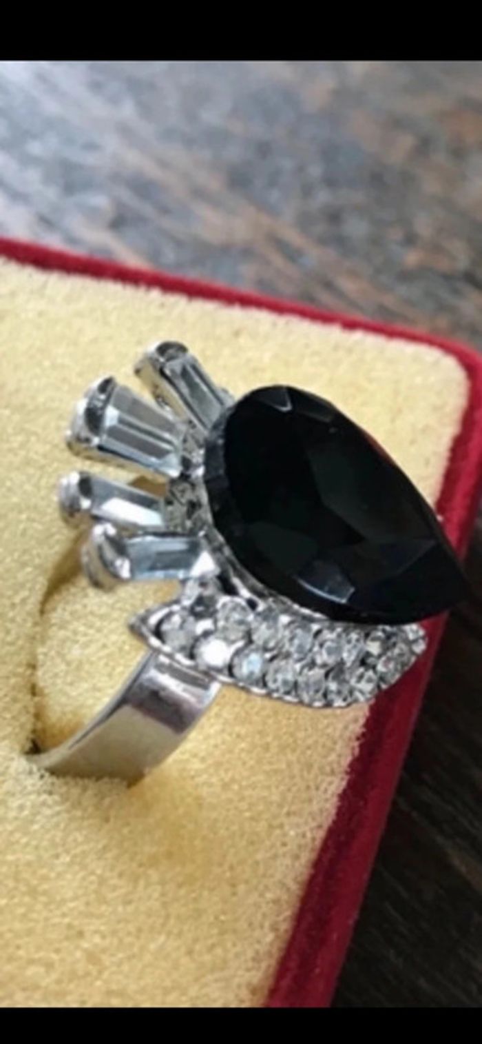 Magnifique bague réglage avec strass et pierres noires - photo numéro 6