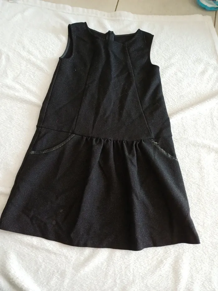 Robe noir 8 ans