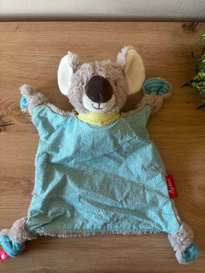 Doudou plat koala urban baby gris bleu pois sigikid