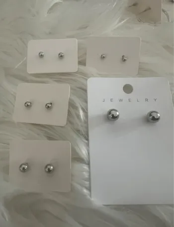 Lot clous d’oreilles