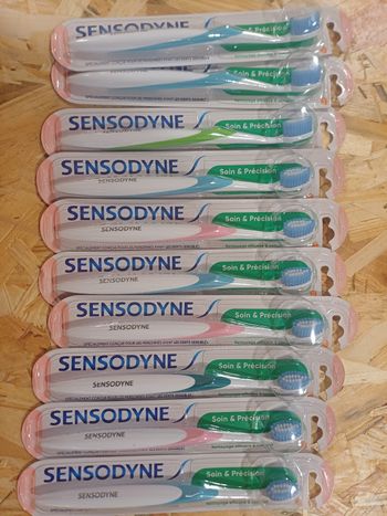 Brosse à dent sensodyne