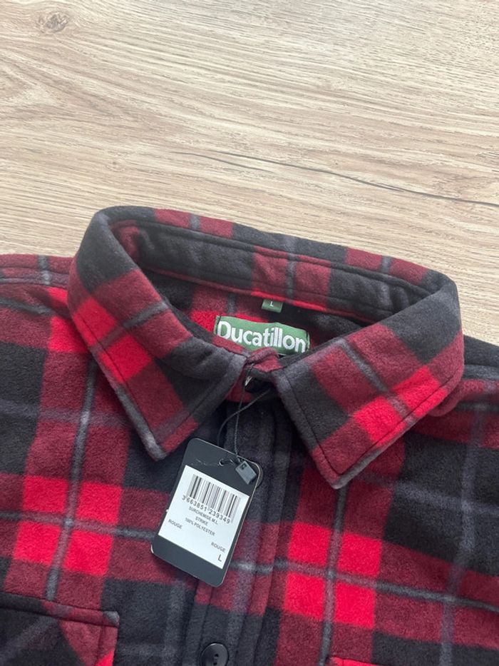 Sur chemise Ducatillon taille L a carreau neuve - photo numéro 3