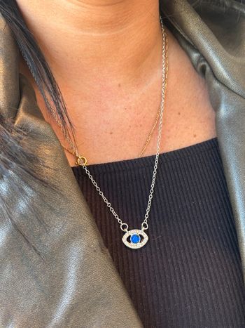 Chaîne et pendentif œil à strass neuve