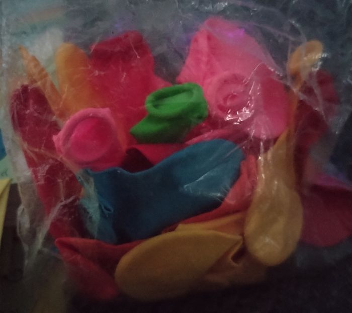 Lot 6 cartes anniversaire dinosaures + 6 enveloppes  et 24 ballons colorés neuf - photo numéro 7