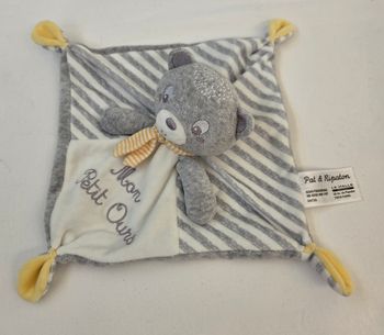 Doudou ours carré plat blanc et gris rayé- Mon Petit Ours - Pat & Ripaton