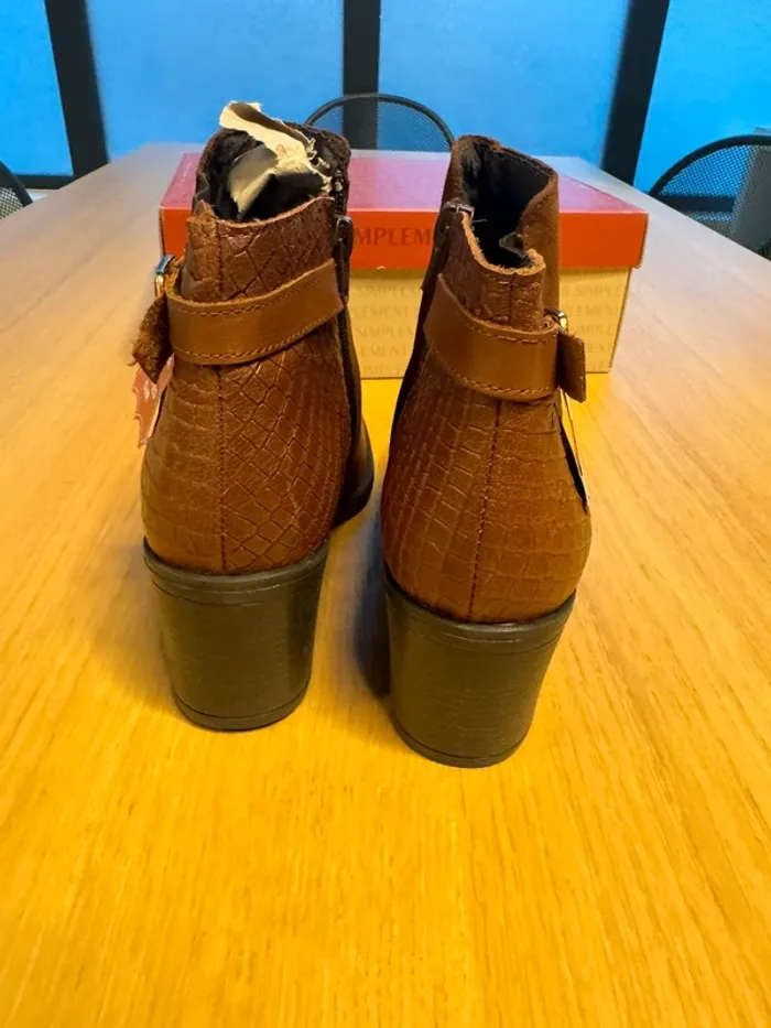 Chelsea boots à talon Simplement B taille 38 - photo numéro 3