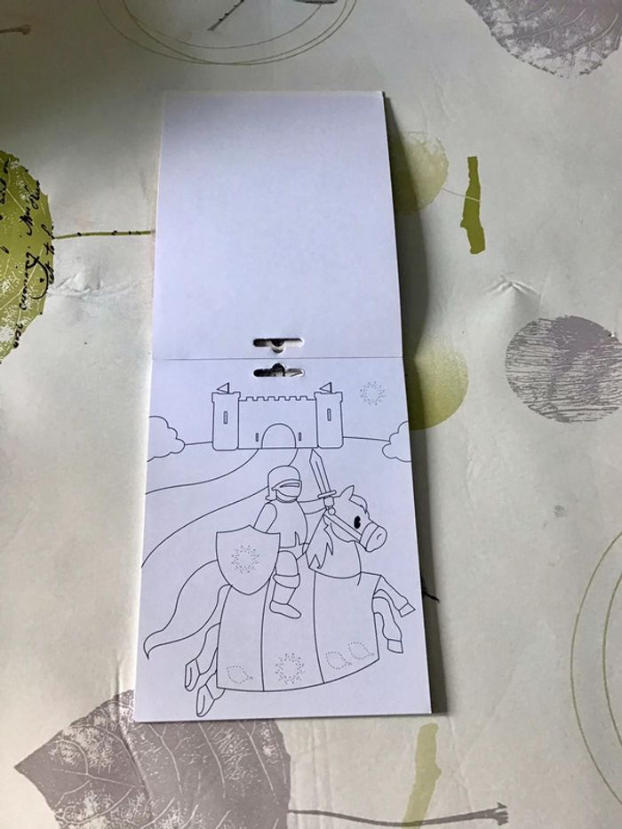 Livre 10 coloriages et 10 feuilles de couleur et motifs - photo numéro 2