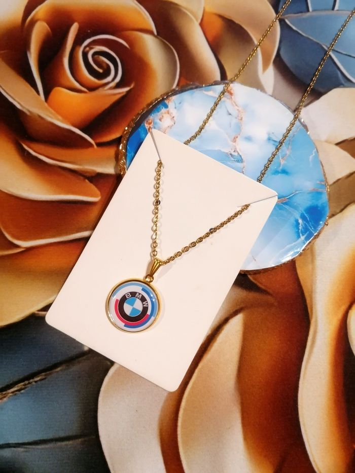 Collier BMW 50 ans - photo numéro 2