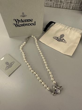 Collier en perle Vivienne Westwood 