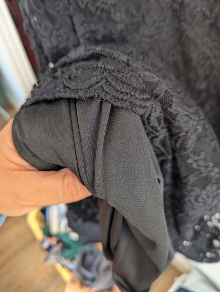 Robe noire en dentelle taille 44 - photo numéro 5
