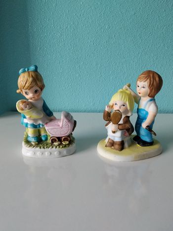 Figurine maman et bébé et coiffeur 