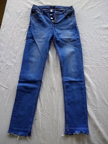 Jean bleu Kiabi skinny fit fermeture à bouton