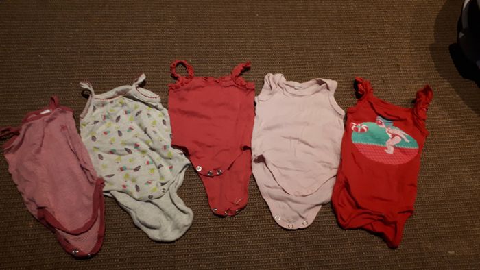 Lot bodies bretelles.