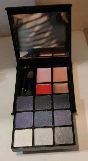 Petite palette de maquillage
