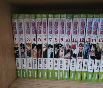 Lot de 14 albums bleach