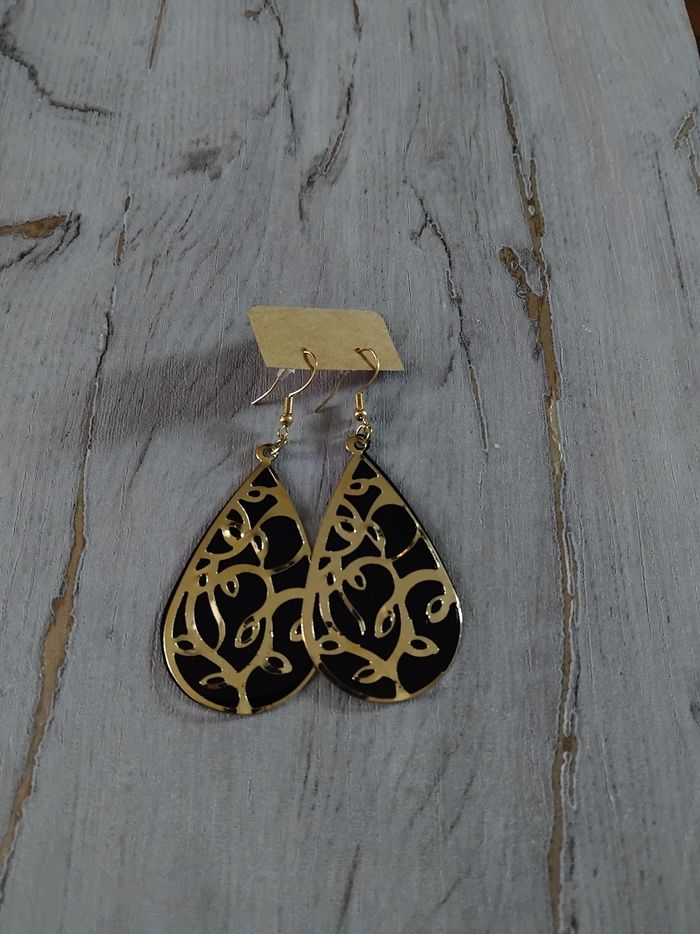 Boucles d'oreilles neuves