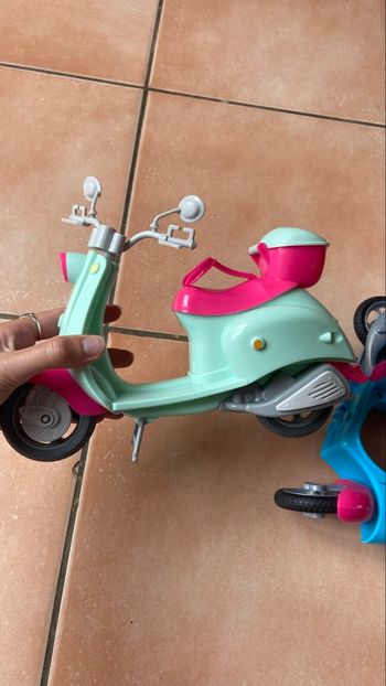 Lot de scooters barbie
