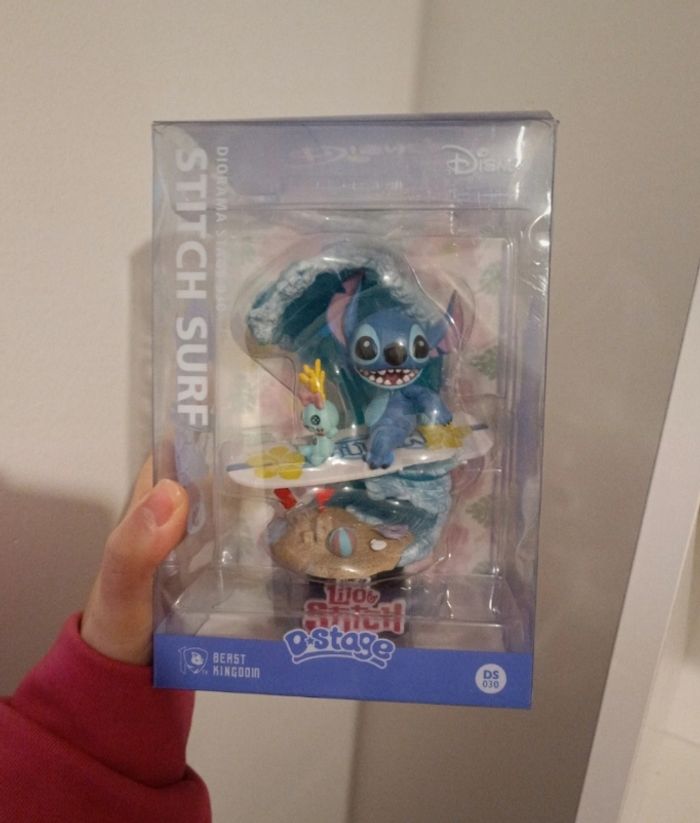 Figurine stitch diaroma d-stage Disney