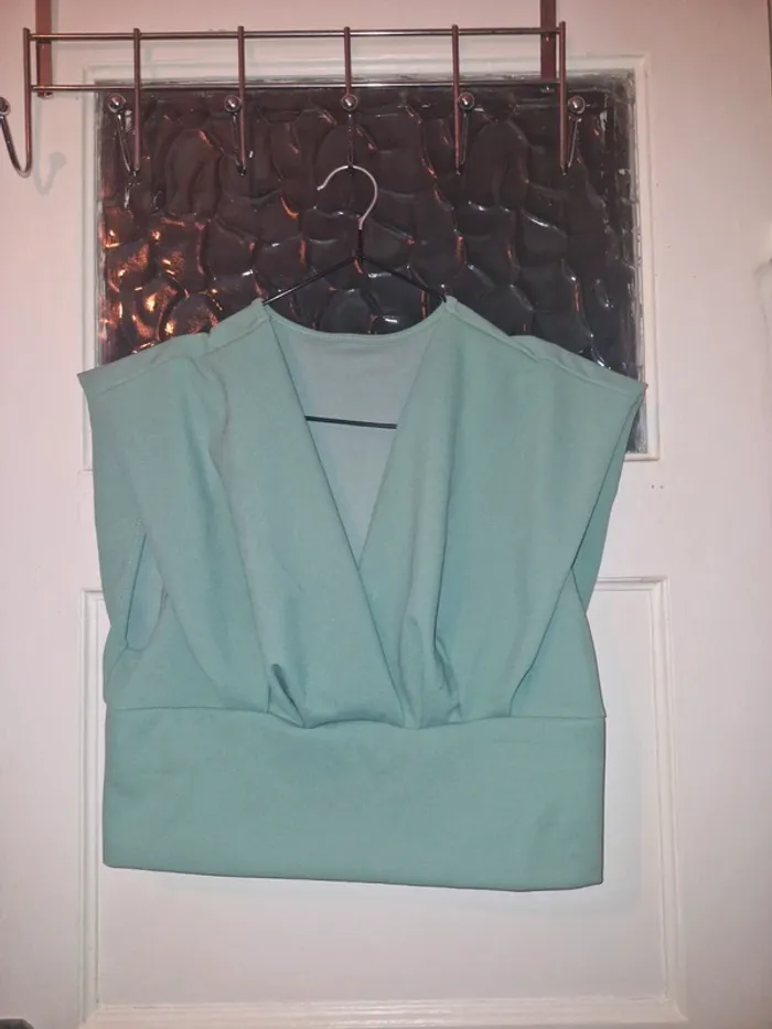 Blouse bleue • Col en V - photo numéro 2
