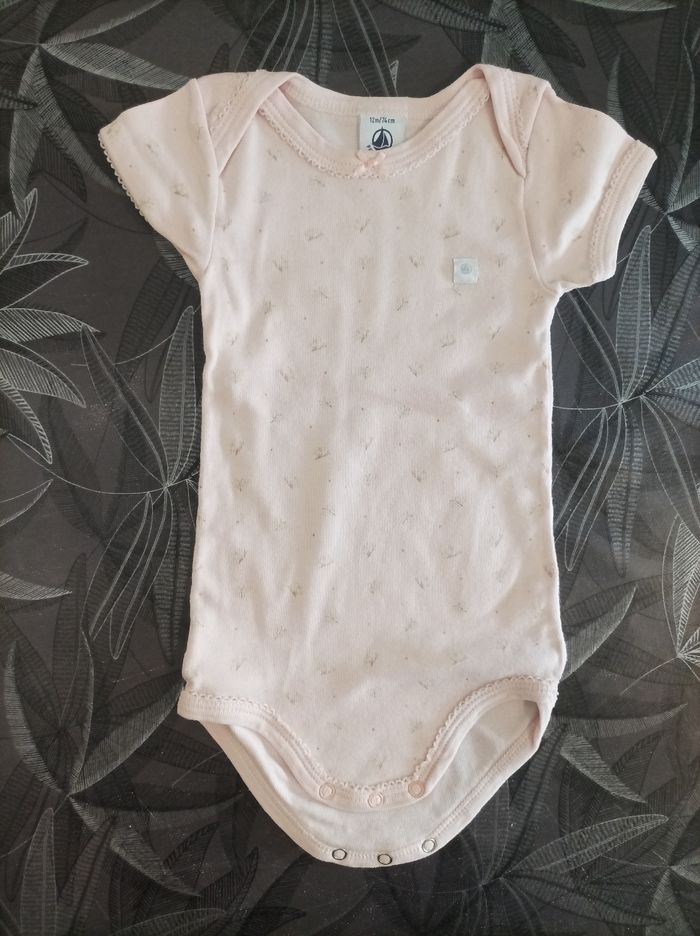 Lot de bodies (1 an) - photo numéro 3