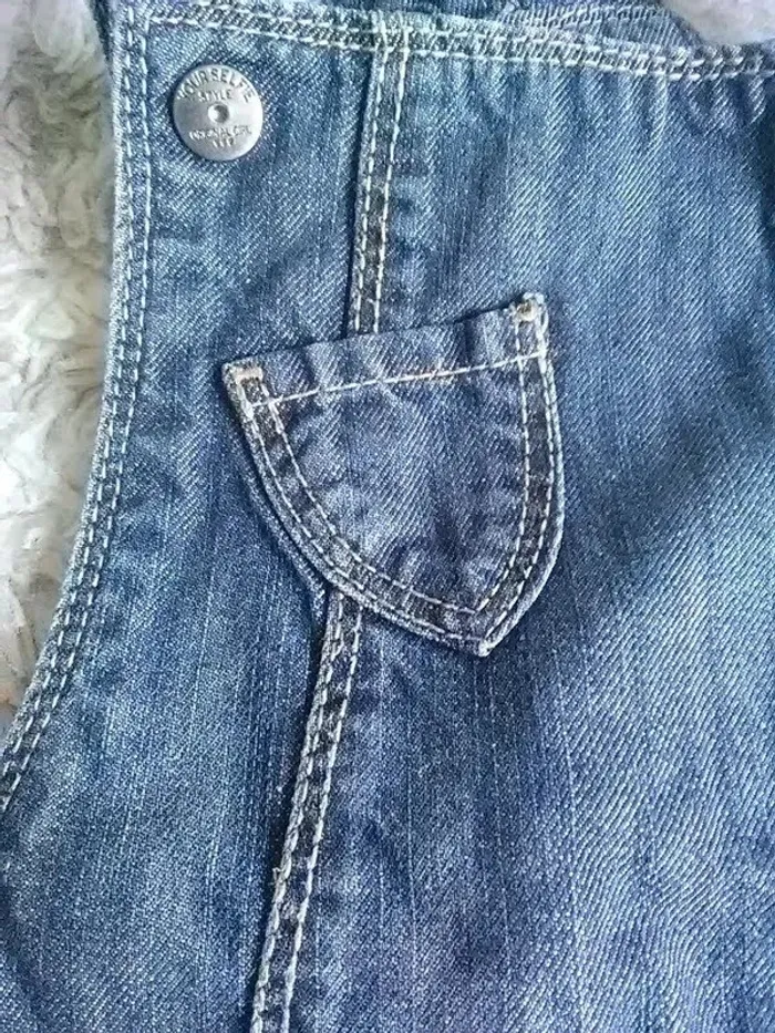 Robe salopette en jean 4ans - Kiabi-2 vêtements achetés le 3ème offert - photo numéro 4
