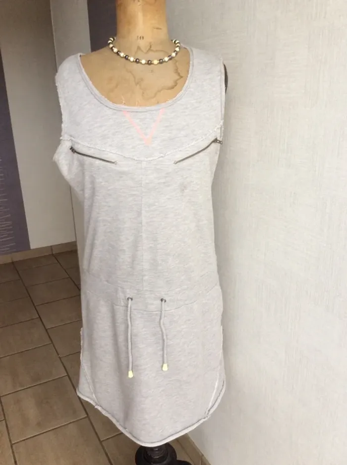 Robe décontractée grise