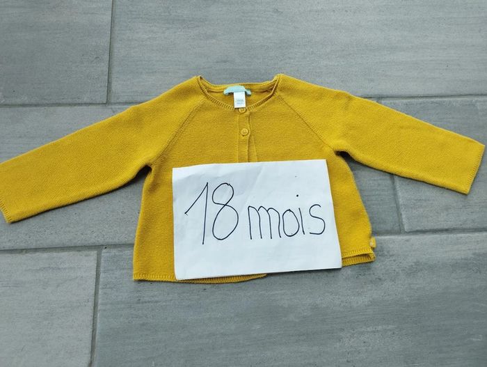 Lot n° 454 Gilet Obaïbi 18 mois