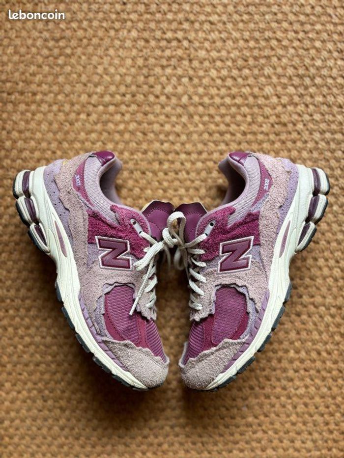 New balance 2002r rose 36