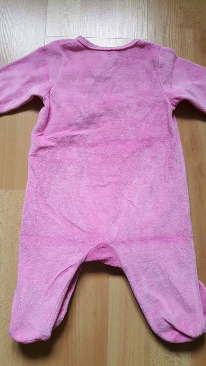 Pyjama 9 mois mais taille petit comme un 6 mois - photo numéro 2