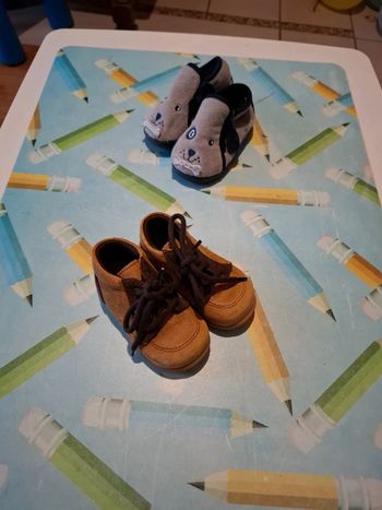 Chaussure de marche en daim et chaussons