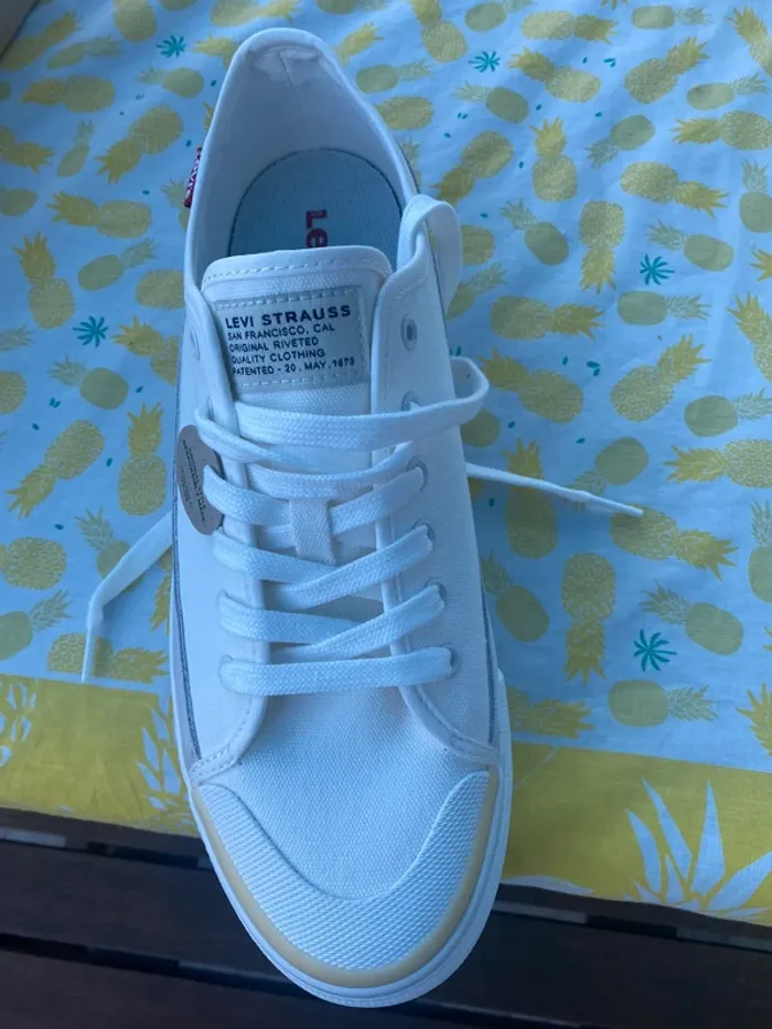 Chaussures Levi’s taille 43neuves - photo numéro 5