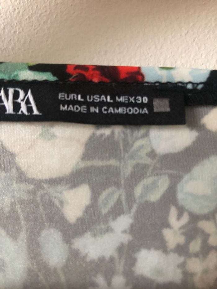 Chemisier blouse Zara à fleurs cintrée - photo numéro 4