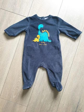 Pyjama velour bleu nuit. Garçon 3 mois. Marque Kiabi