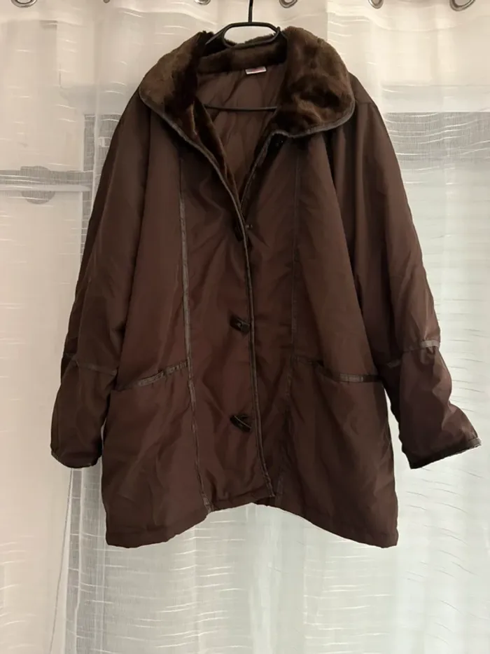 Manteau marron foncé