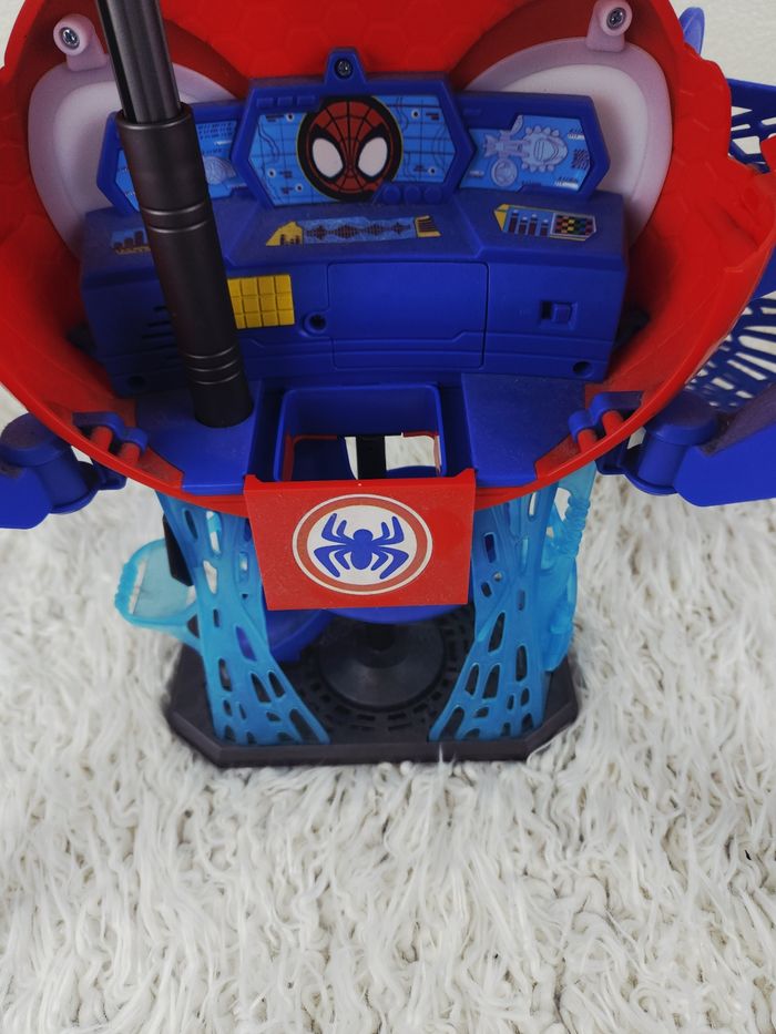 Quartier général spidey et ses amis sons et lumières avec véhicule et figurine de Spidey marque Spidey and his amazing Friends 🎅 - photo numéro 10