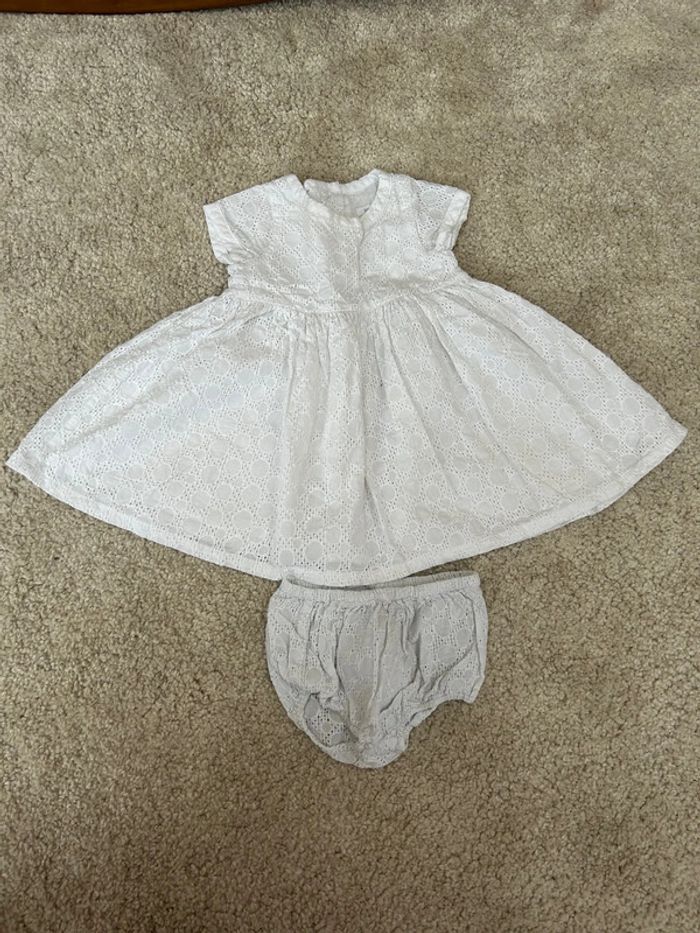 Robe blanche à dentelle manches courtes et culotte assortie - bout chou - 9 mois