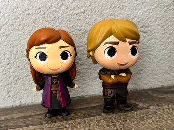 Figurines