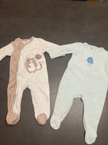 2 pyjamas velours 9 mois 