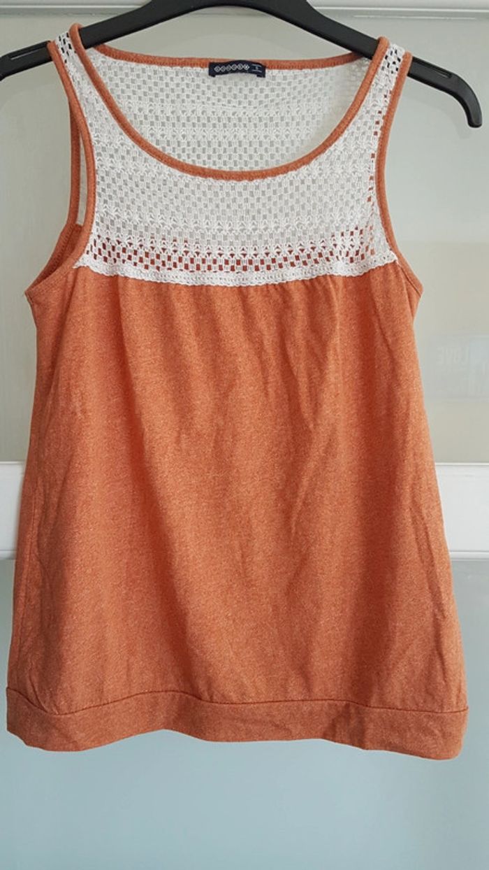 Tee shirt sans manches détail broderie taille S - photo numéro 2