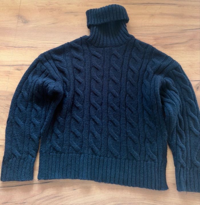 Pull col roulé bleu marine