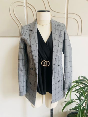 Blazer gris carreauté Jennyfer – coupe droite