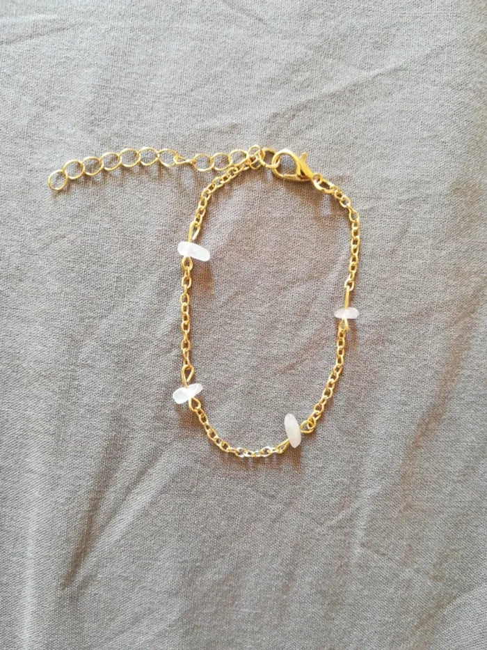 Magnifique bracelet en chaîne dorée avec petites pierres roses , Shein, neuf avec étiquette