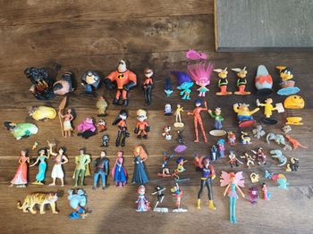 Lot figurines Disney et autres 