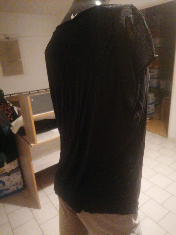 T-shirt taille 44 - photo numéro 2