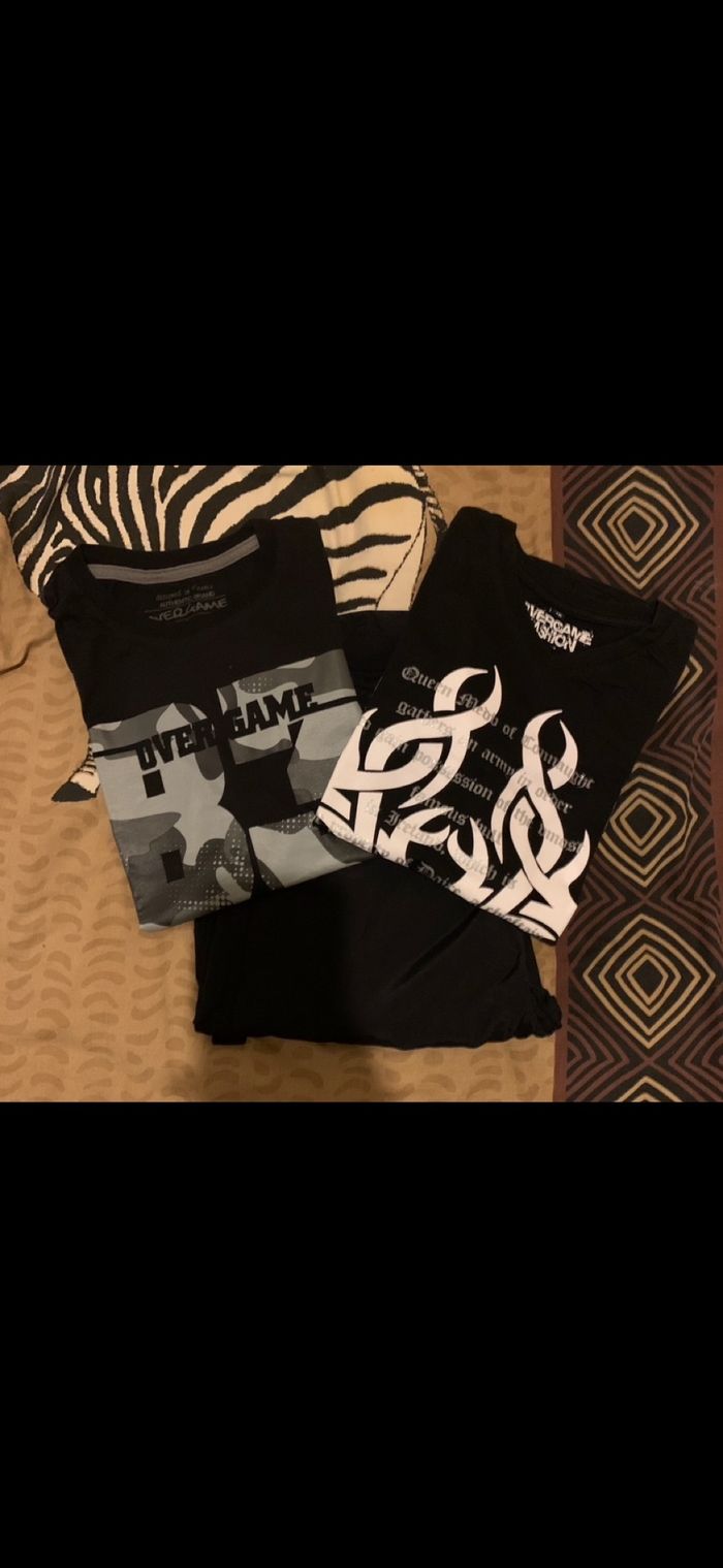 Ensemble bermuda noir et 2tee shirt taille 12ans - photo numéro 2