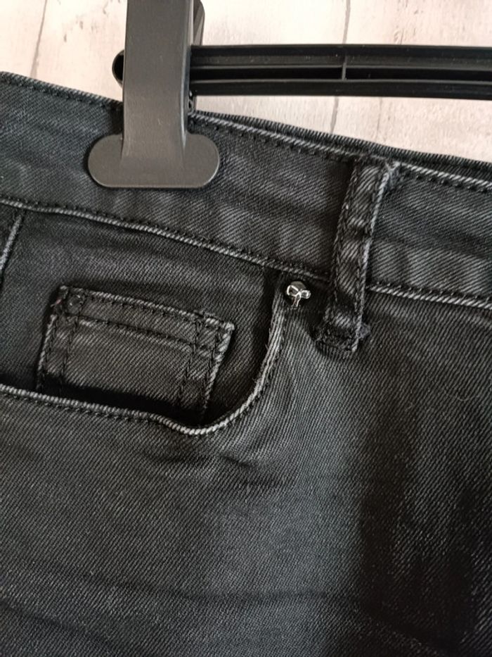 Pantalon noir effet huilé - photo numéro 3