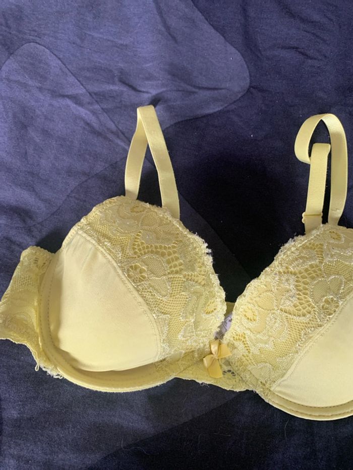 Soutien-gorge - photo numéro 2