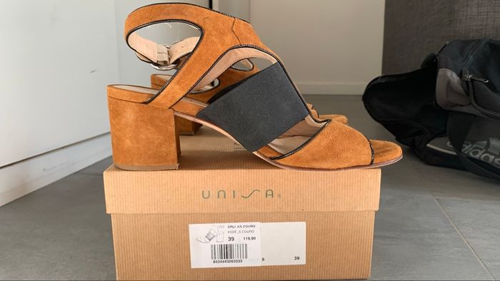 Sandales à talon - photo numéro 4