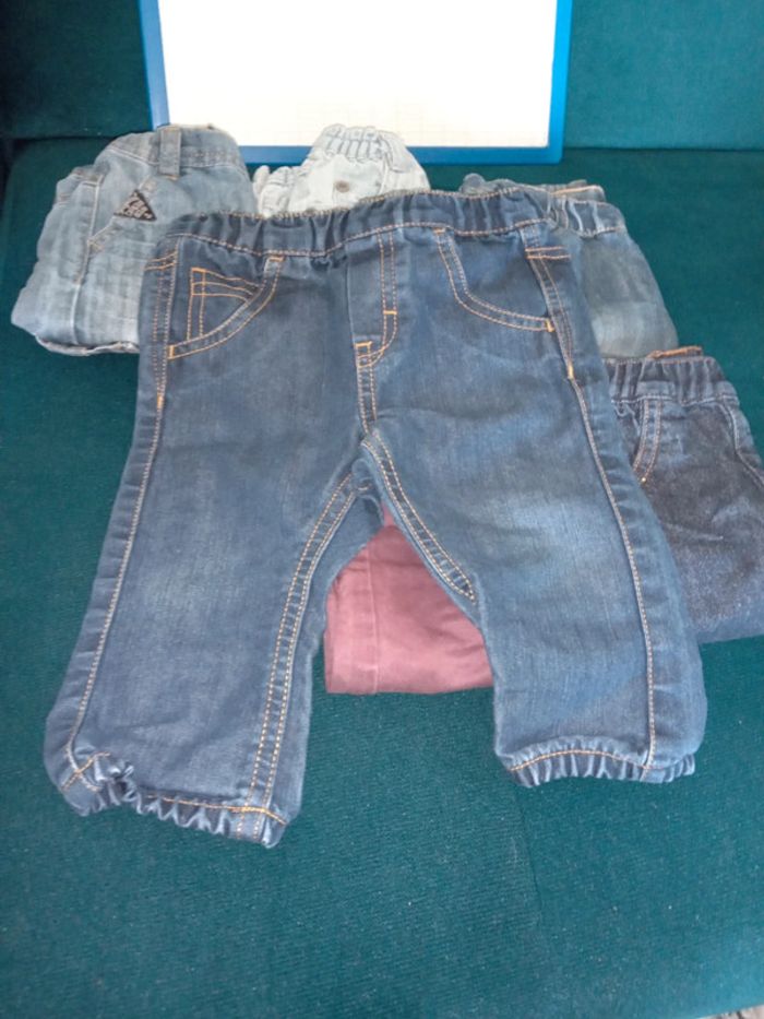 Lot 6 jeans 9mois bebe - photo numéro 2